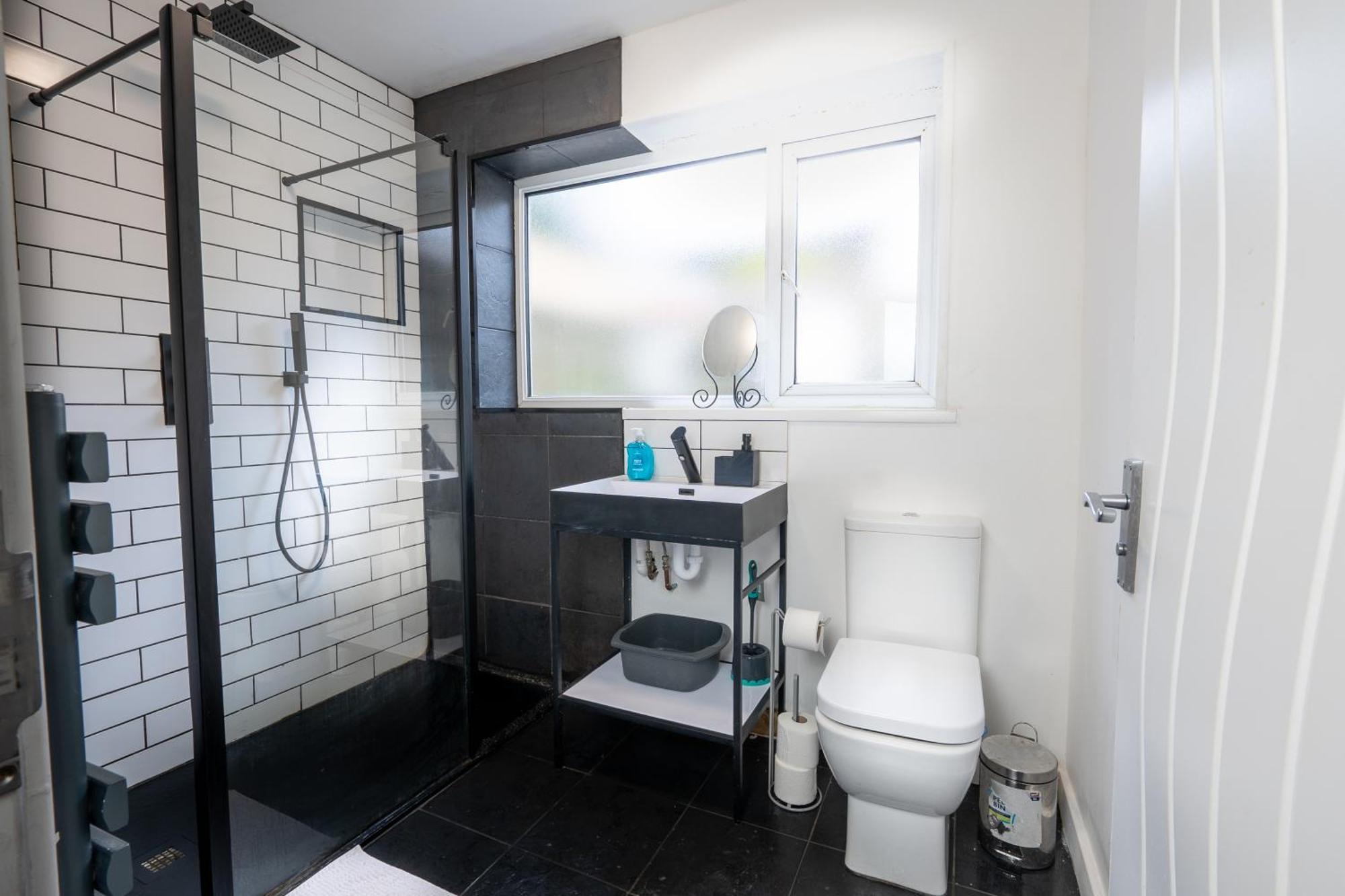 4-Bedroom Home - Ideal For Groups Working Away From Home Swansea Exterior foto