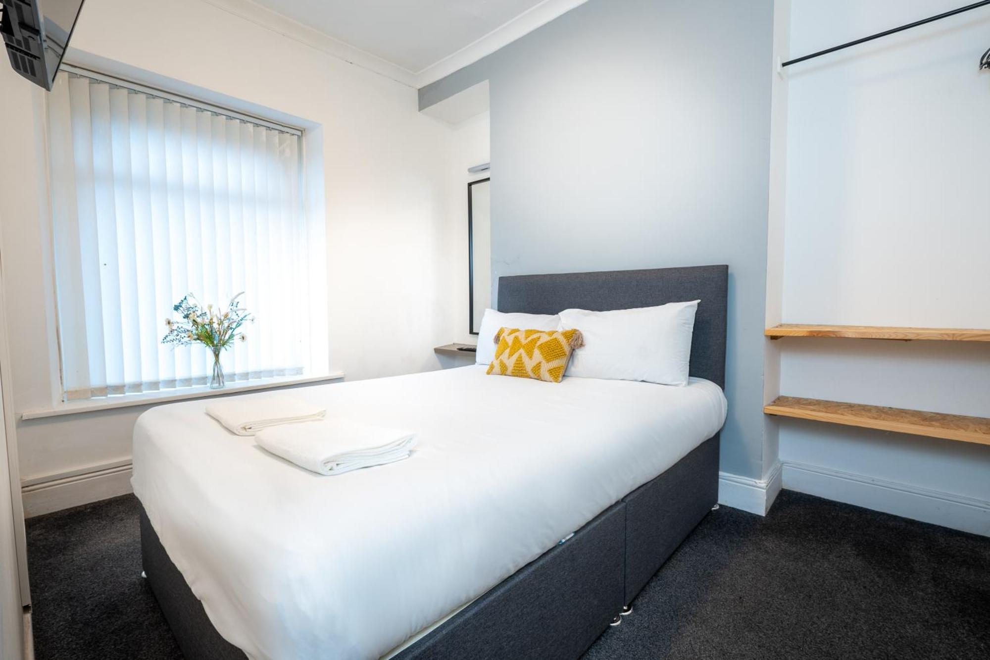 4-Bedroom Home - Ideal For Groups Working Away From Home Swansea Exterior foto