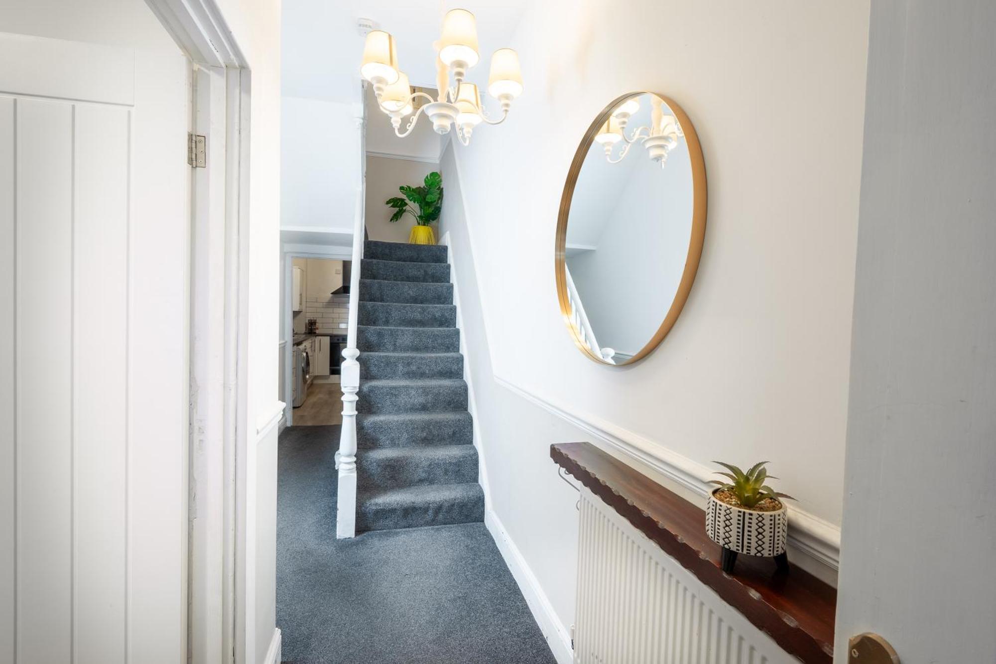 4-Bedroom Home - Ideal For Groups Working Away From Home Swansea Exterior foto