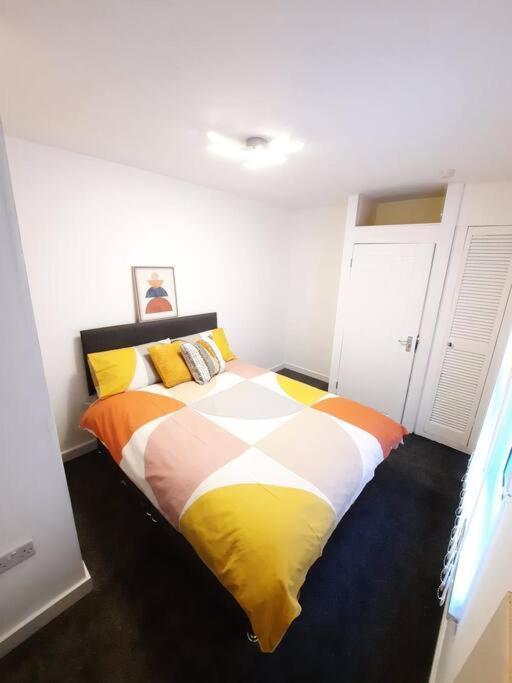 4-Bedroom Home - Ideal For Groups Working Away From Home Swansea Exterior foto